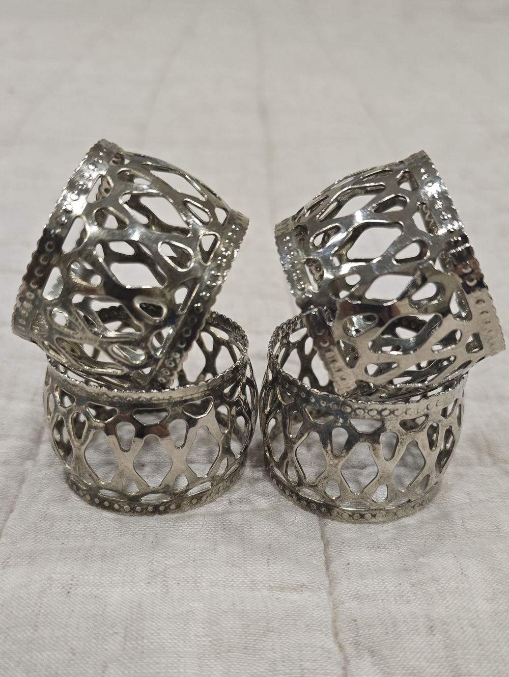 Vintage Set of 4 Silver Plate Filigree Napkin Ring Holders